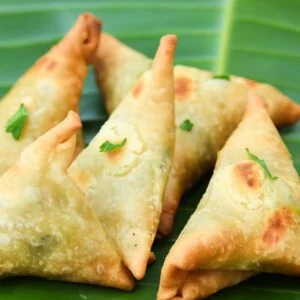 Vegetable Samosa (2 pcs)